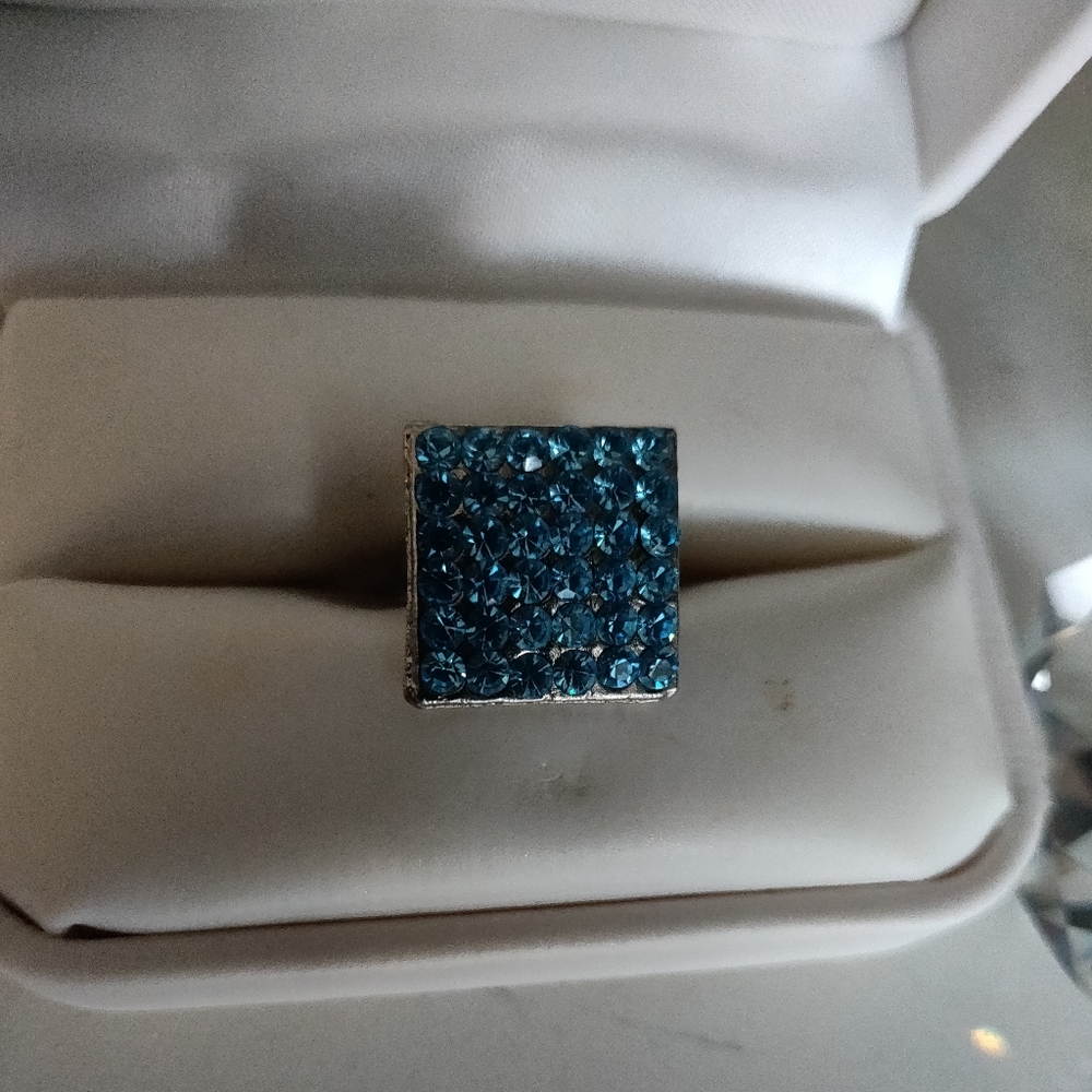 Sparkling ringš - Picture 9 of 9